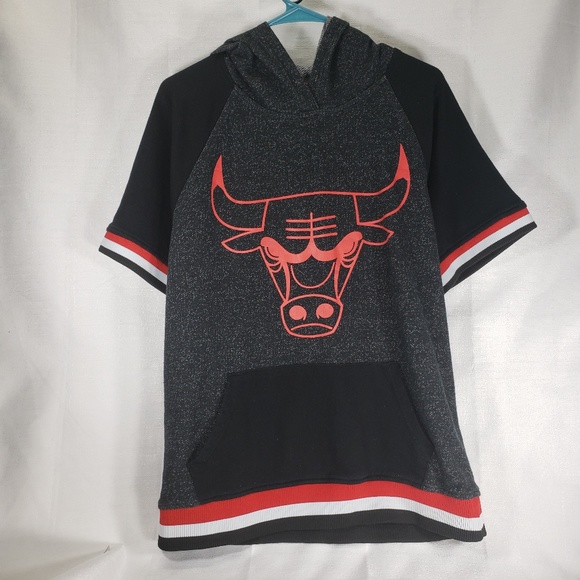 bulls short sleeve hoodie